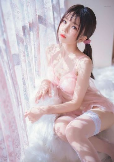 真实游戏_十万网红美女美酱